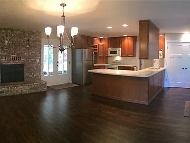 Building Photo - 571 N Fairway Dr W