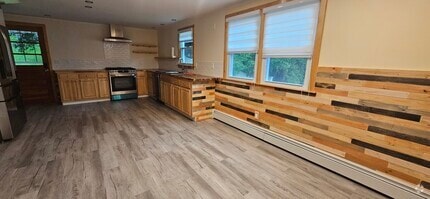 Building Photo - 35 Charlene Dr