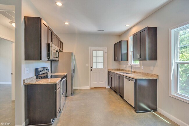 Building Photo - 4 br, 2 bath House - 126 Summit Street Unit A