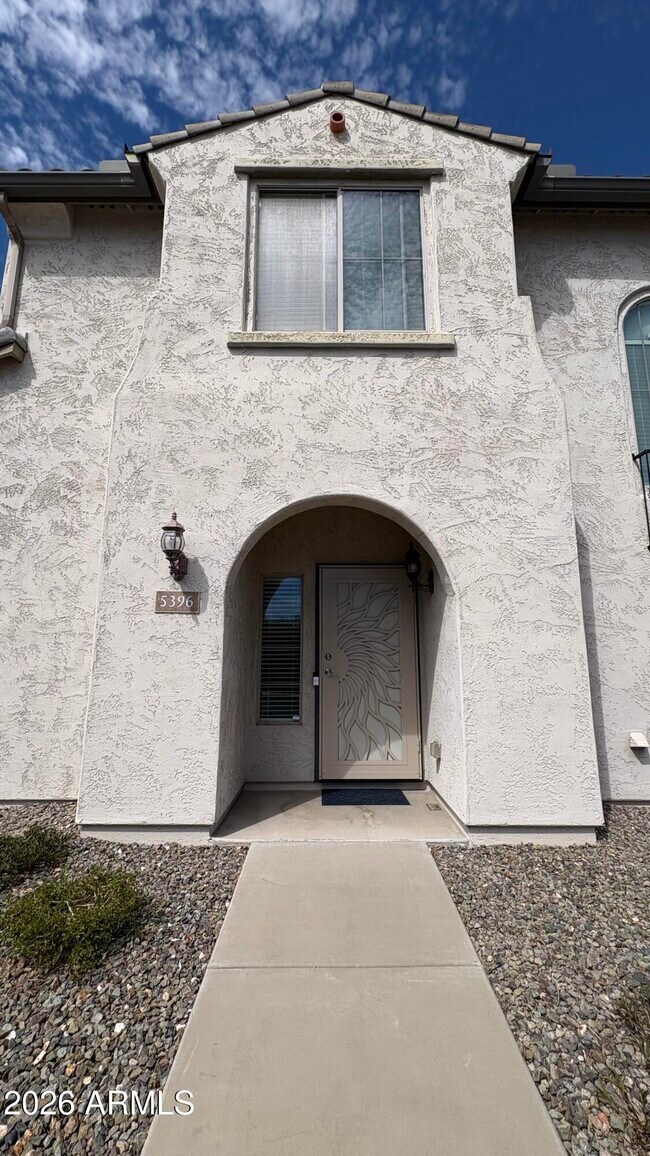 Foto del edificio - 5396 W Molly Ln