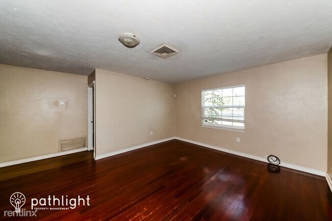 Building Photo - 3 br, 2 bath House - 5320 Hayden Blvd UNIT