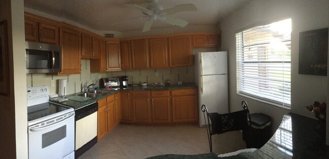 Kitchen - 263 Capri F