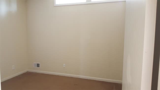 Building Photo - 208 Latonea Dr