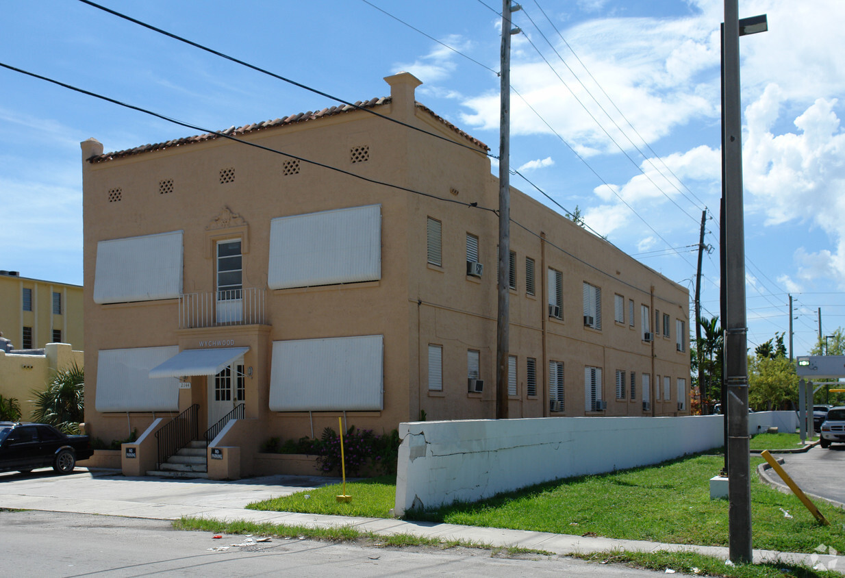 Building Photo - 2144 SW 6th St