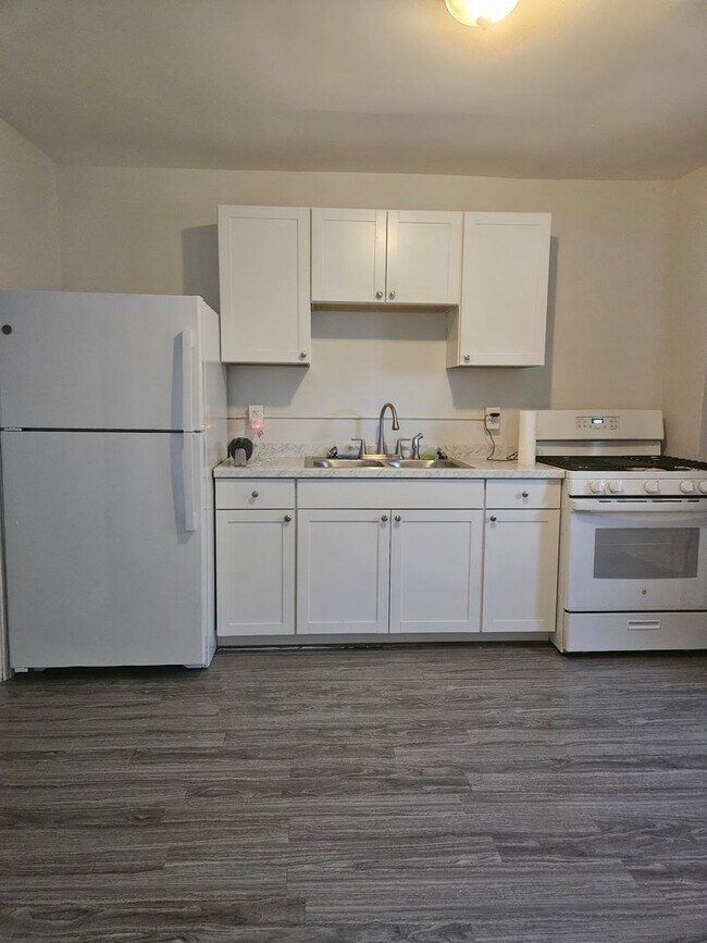 Foto del edificio - 3 br, 1 bath House - 120 S. PERSHING AVENUE