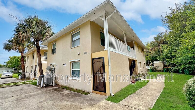 Foto principal - 209 7th St S