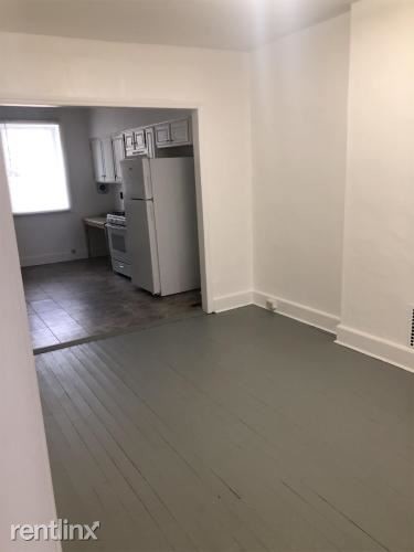 Building Photo - 3 br, 1 bath House - 2558 Frederick Ave
