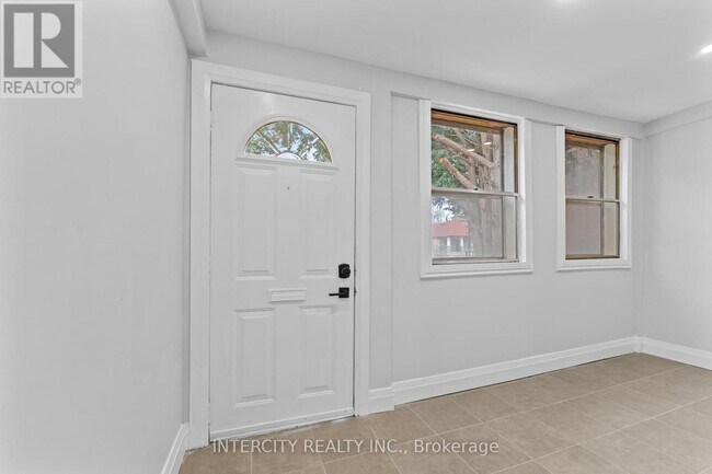 Building Photo - 68 Greendale Ave