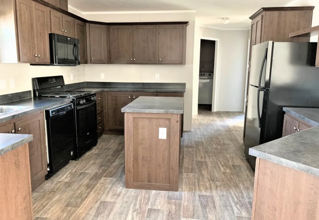 Building Photo - 16703 Fall River Rd