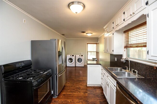 Foto del edificio - 3605 Park Ridge Blvd
