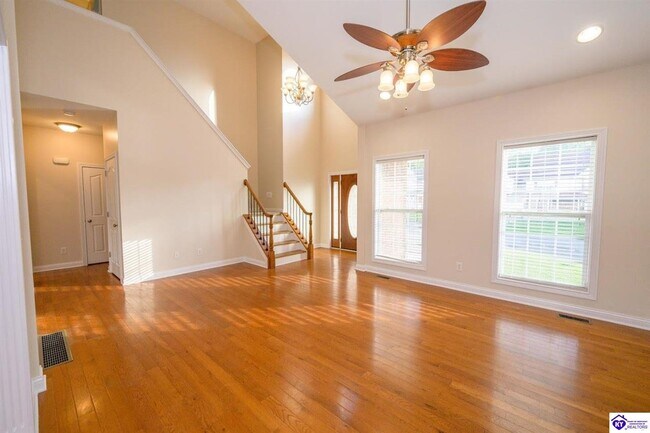 Building Photo - 2549 Kensington Way