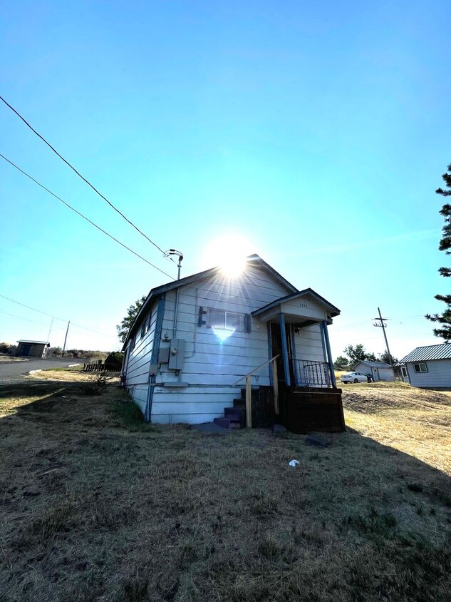 Primary Photo - Hard to find 1 bdrm, 1 bath house with att...