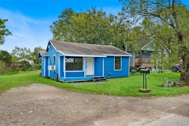 Foto del edificio - 6710 Phillips Ln