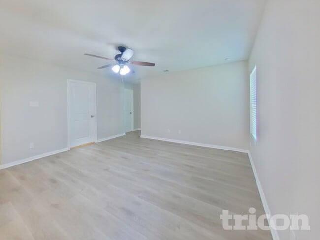 Building Photo - 10122 Cerritos dr