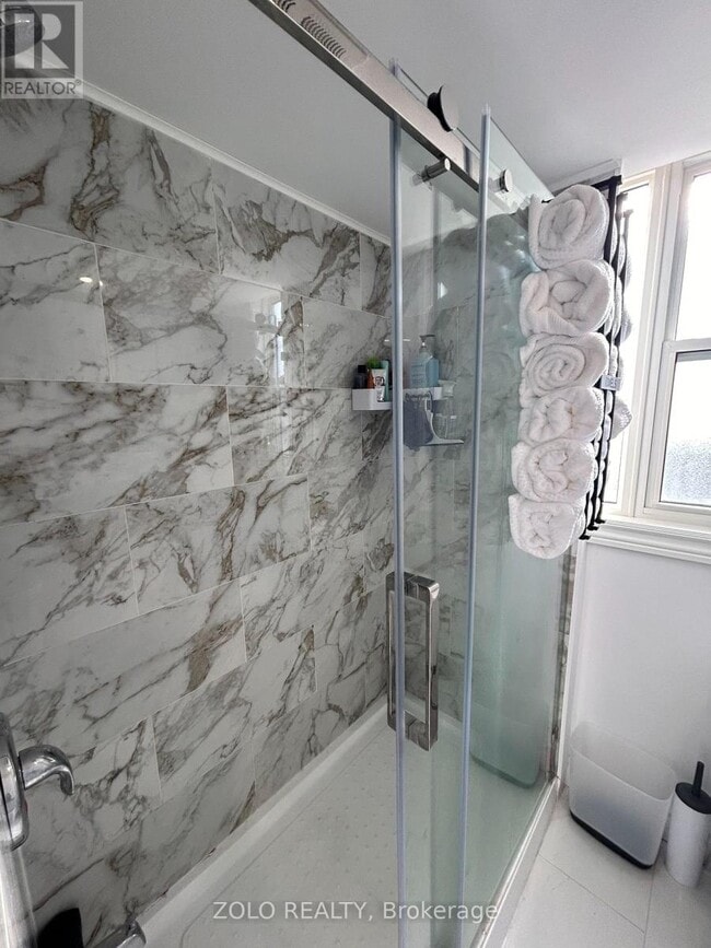 Building Photo - 2 Evans St