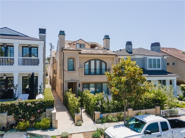 Primary Photo - 614 1/2 Orchid Ave