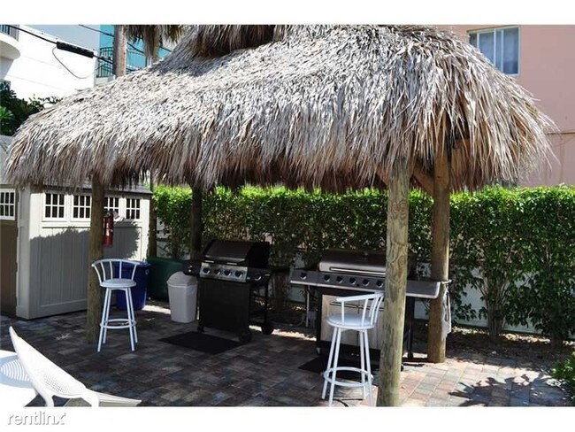 2 br, 1 bath Condo - 4228 N Ocean Dr 203 - 4