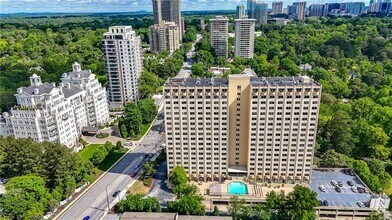 Building Photo - 2479 Peachtree Rd