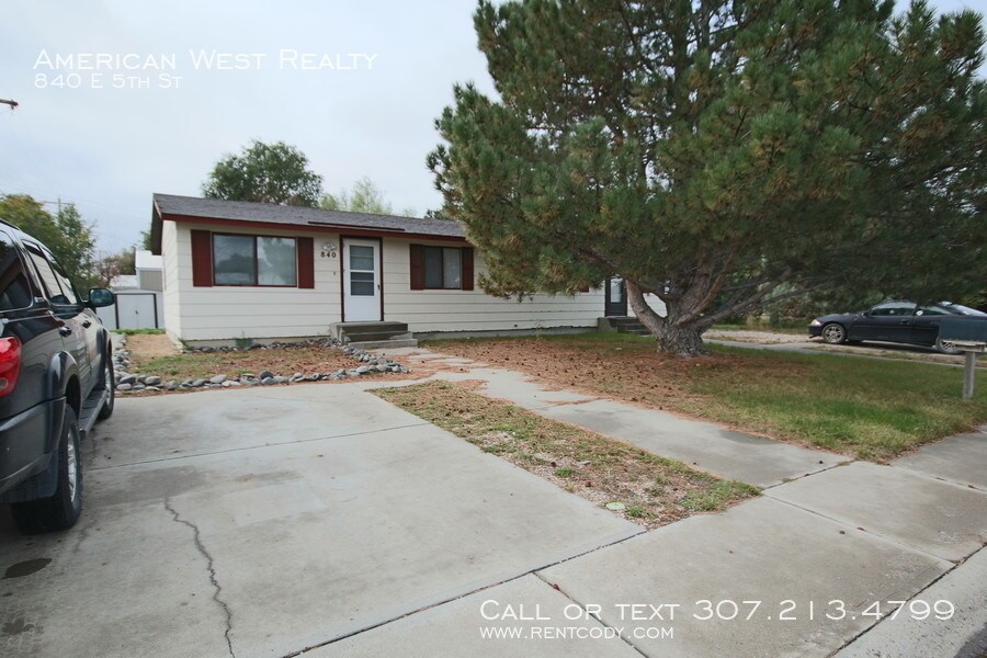 Ground floor 2bed/1bath Apartment for Rent in Powell, WY