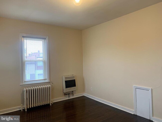 Building Photo - 24 S Evans St
