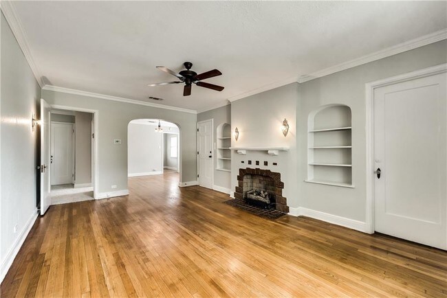 Foto del edificio - 5816 Goodwin Ave