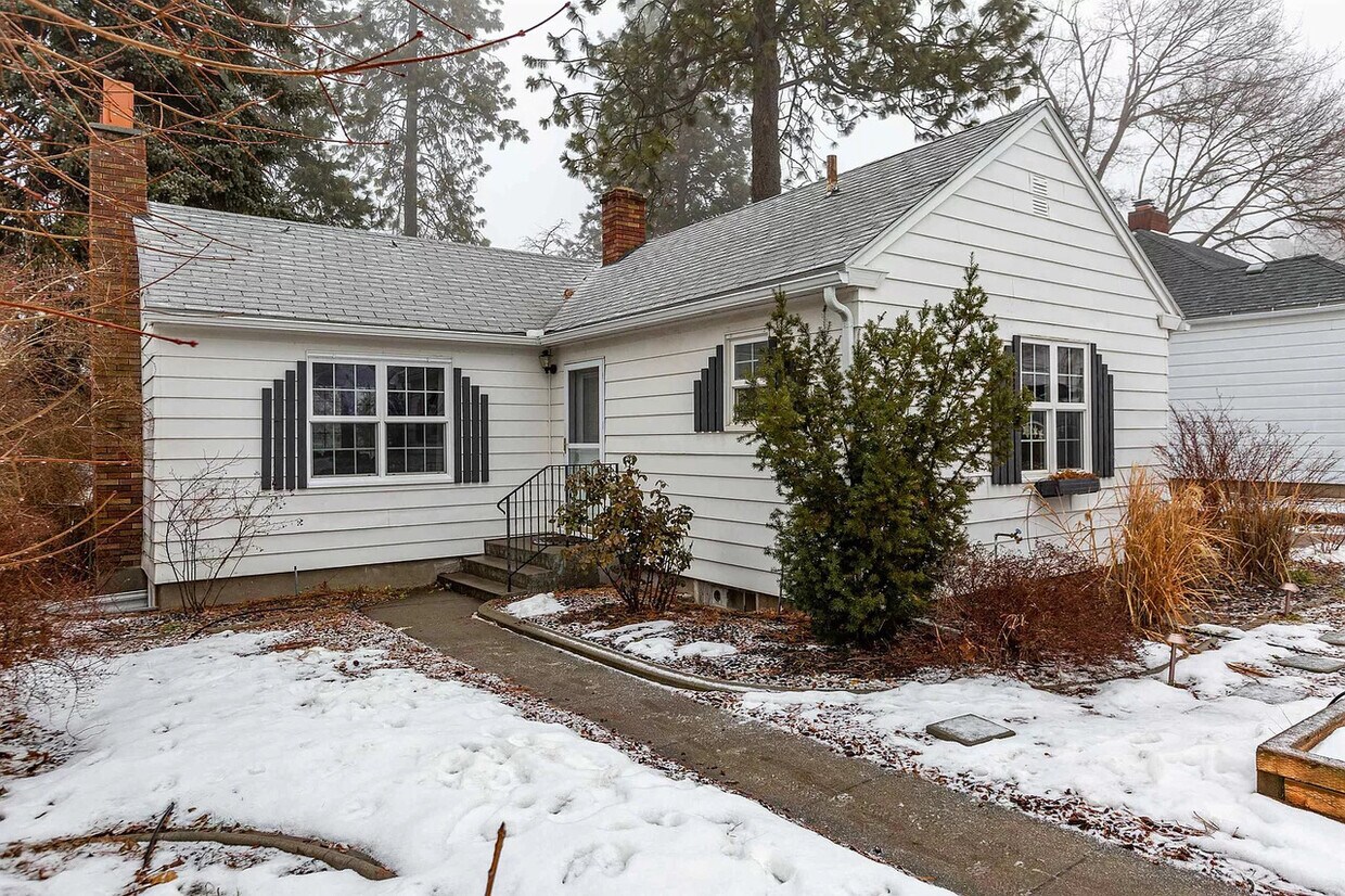 1118 W 27th Ave, Spokane, WA 99203 House Rental in Spokane, WA
