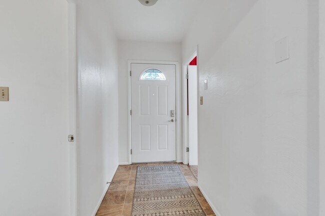 Foto del edificio - Boulder Ranch Style Home Available Now