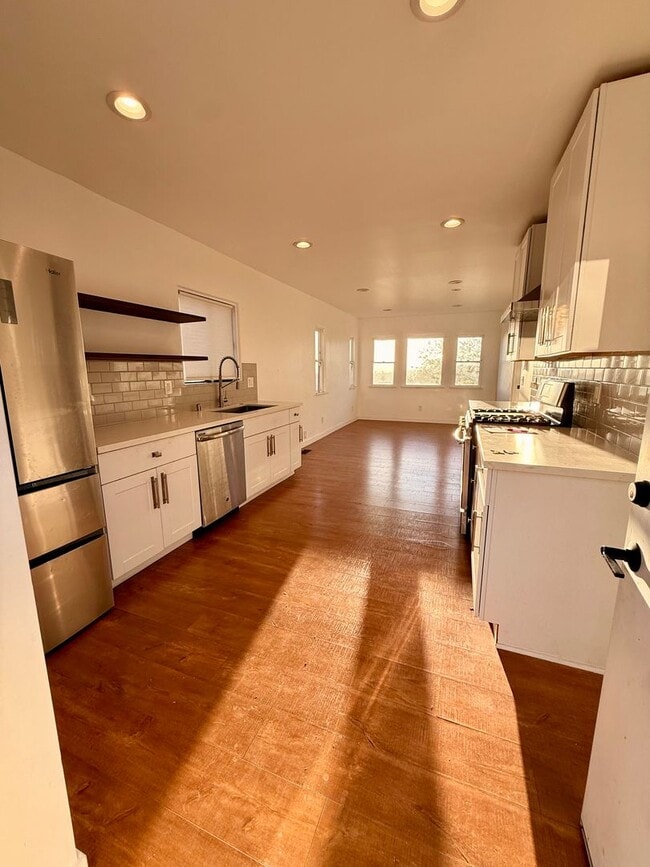 Building Photo - 1343 Quintero St