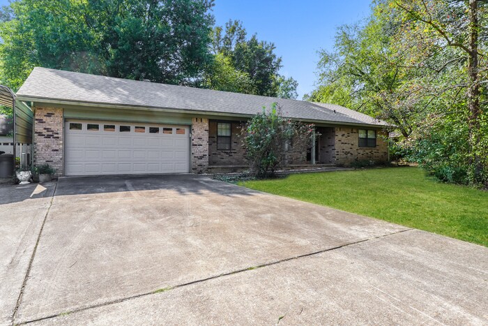 Primary Photo - Beautiful Brick Three Bedroom