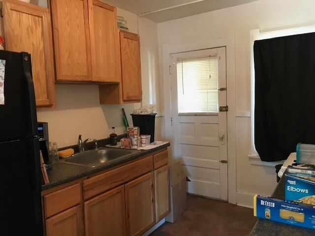 El 1236 - 1118 E 1st St