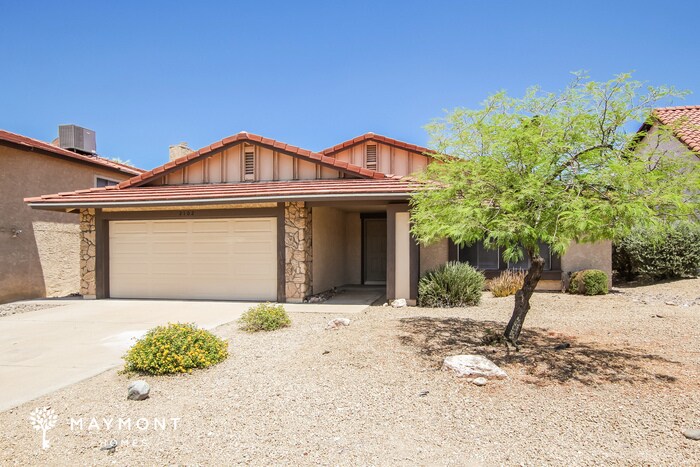 Building Photo - 2102 E Sheena Dr
