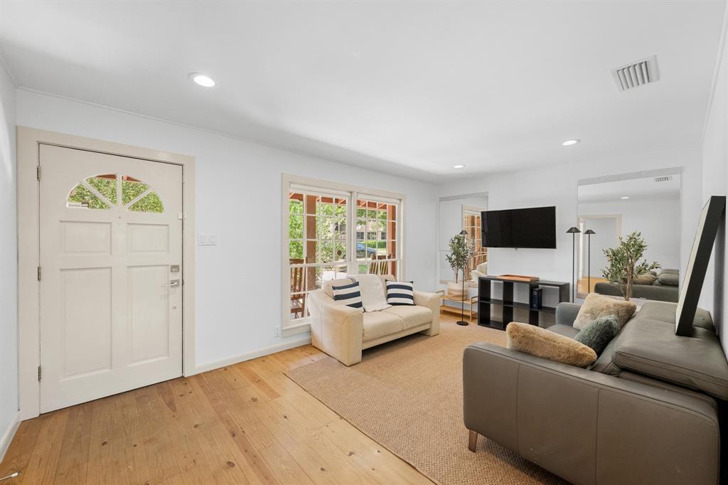 Primary Photo - 3819 Avenue F