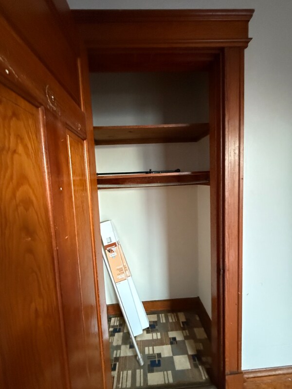 Foto del edificio - 329 Taylor Ave