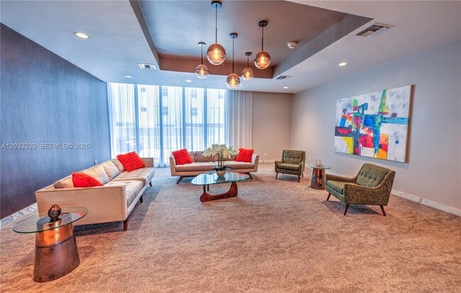 Foto del edificio - 9225 Collins Ave