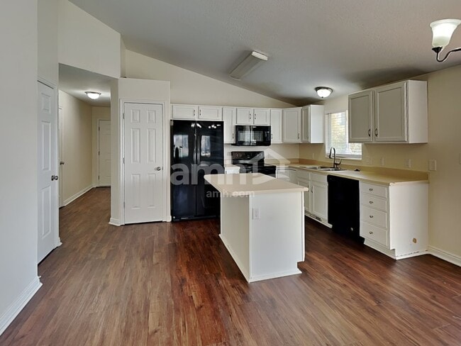Building Photo - 2526 Pear Pl