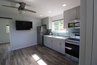 Building Photo - 295 Karsten Dr