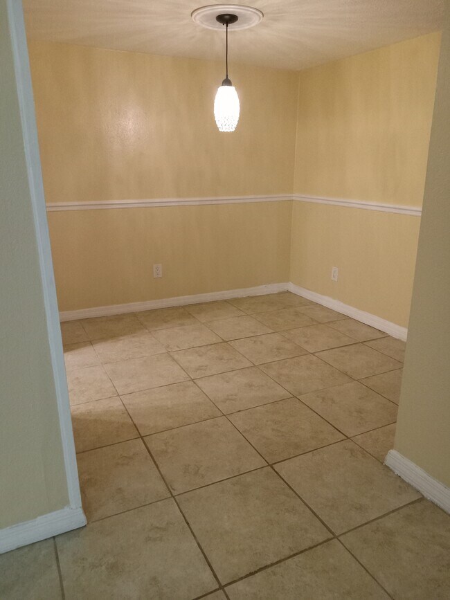 Dining room - 405 Wymore Rd
