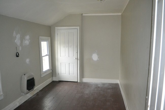 Building Photo - 2 E Locust St