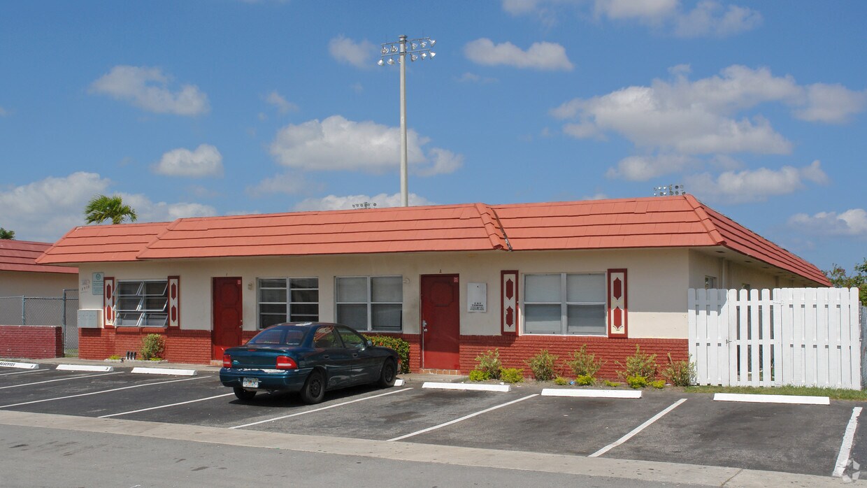Foto del edificio - 3970 NW 30th Ter