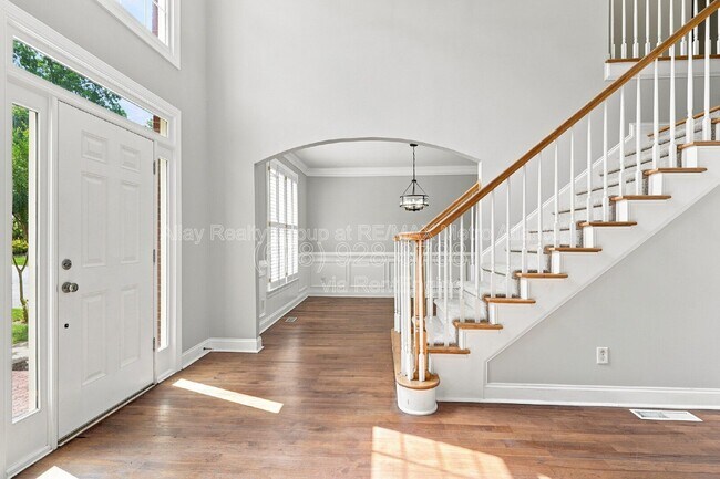 Foto del edificio - 6725 Ridgefield Dr