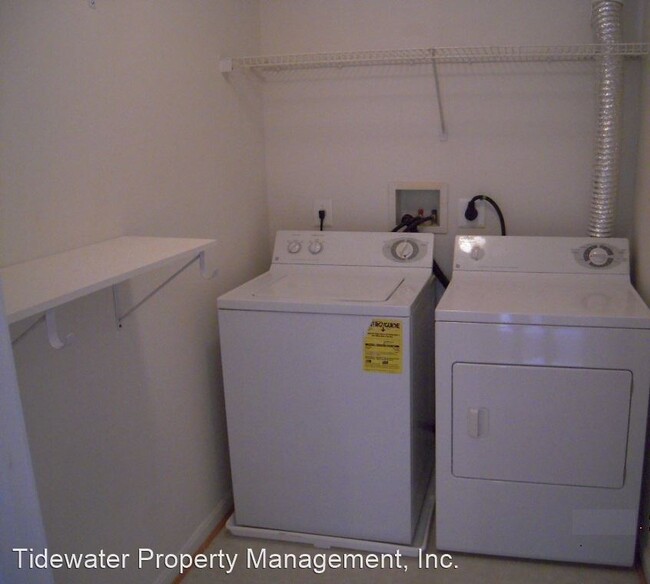 Building Photo - 15613 Everglade Ln