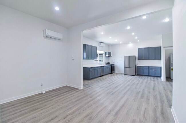 Foto del edificio - 18739 Juniper St