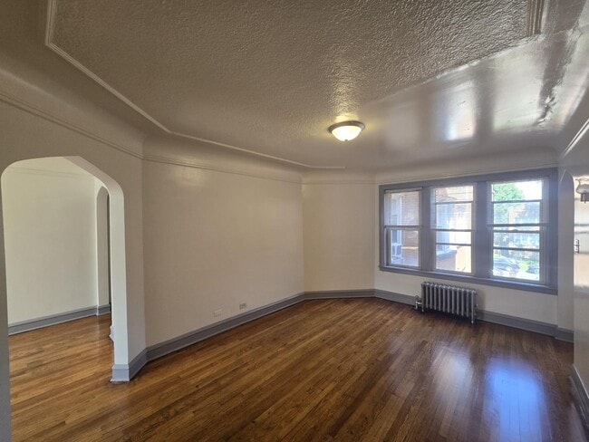 Building Photo - 836 N Massasoit Ave