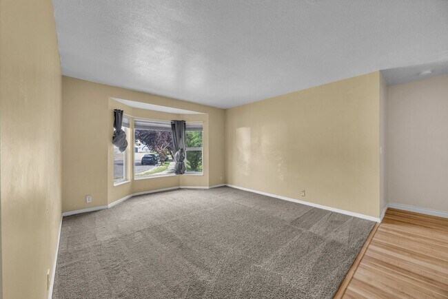 Foto del edificio - 567 N Allanwood Pl