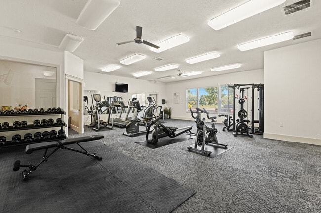 Building Photo - The Cove at Pleasant View
