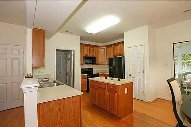 Foto del edificio - 2411 Aiken Drive Henrico VA 23294