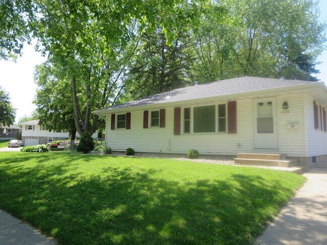 front - 1129 Cascade St NW