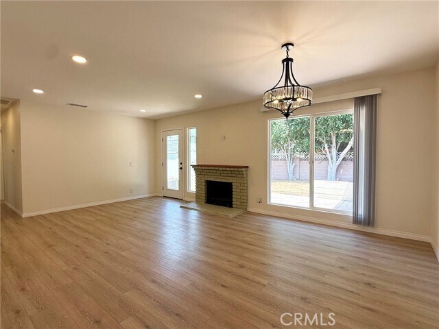 Foto del edificio - 10170 Fern Ave