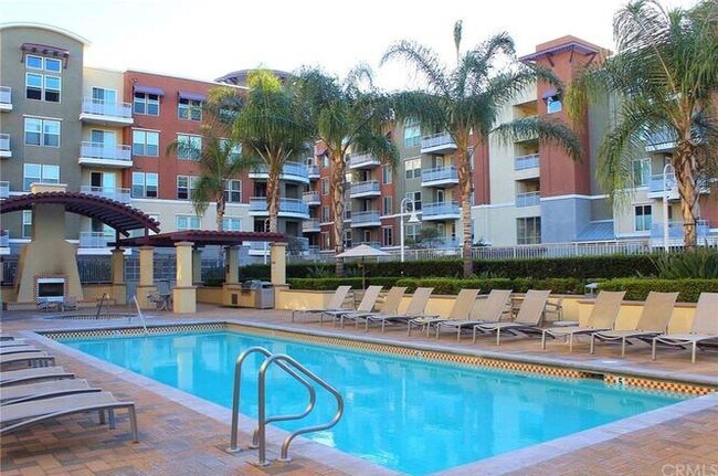 Foto del edificio - 12664 Chapman Ave