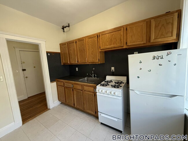 Building Photo - 1687 Commonwealth Ave